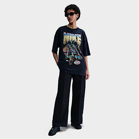 Nike Women's Sportswear Oversized Graphic T-Shirt in Black Size: Small | Finish Line (US)