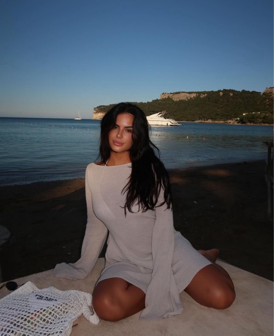 Complimenting the nature 🦋

#LTKeurope #LTKsummer #LTKdeutschland