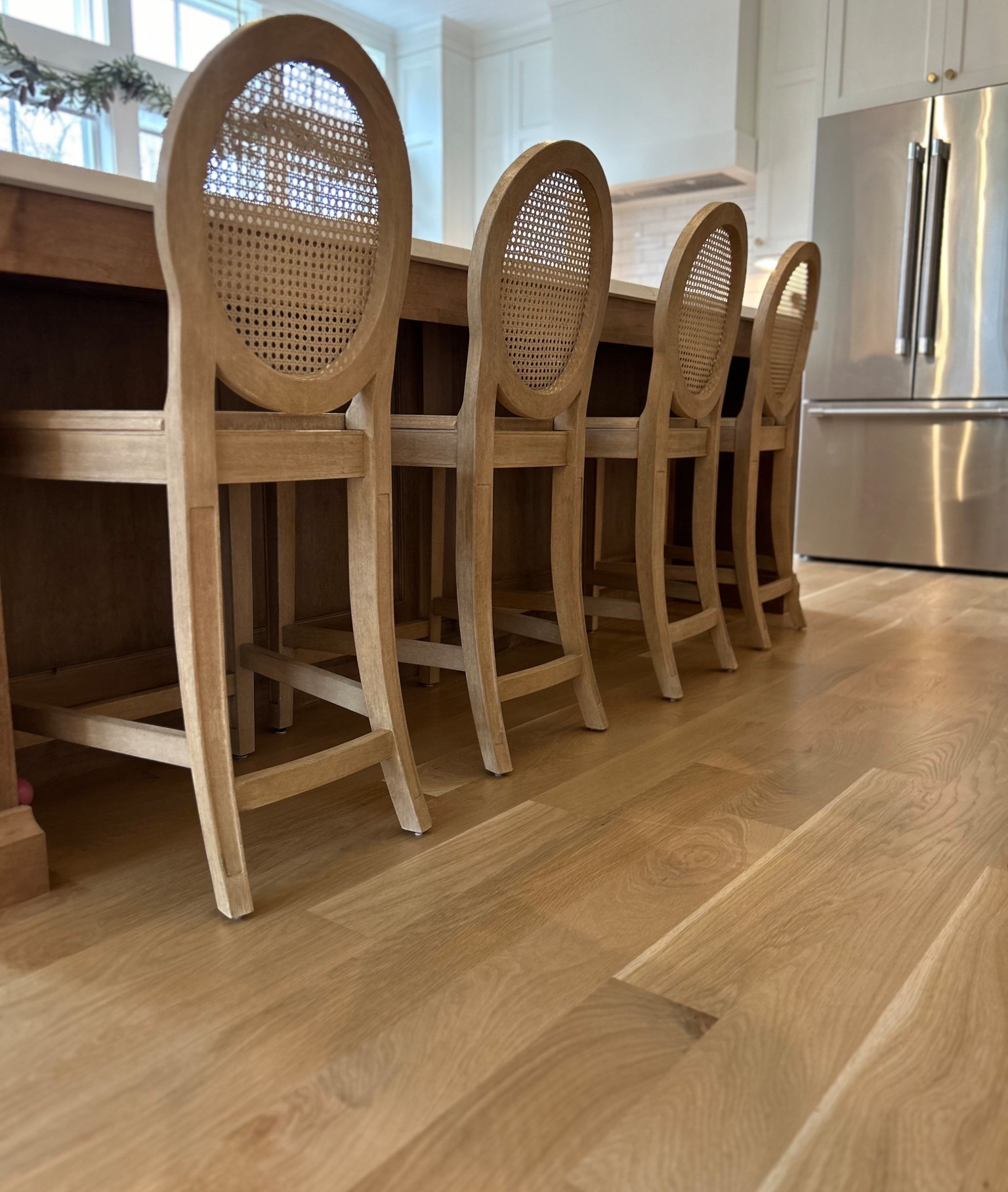 The prettiest neutral counter stools