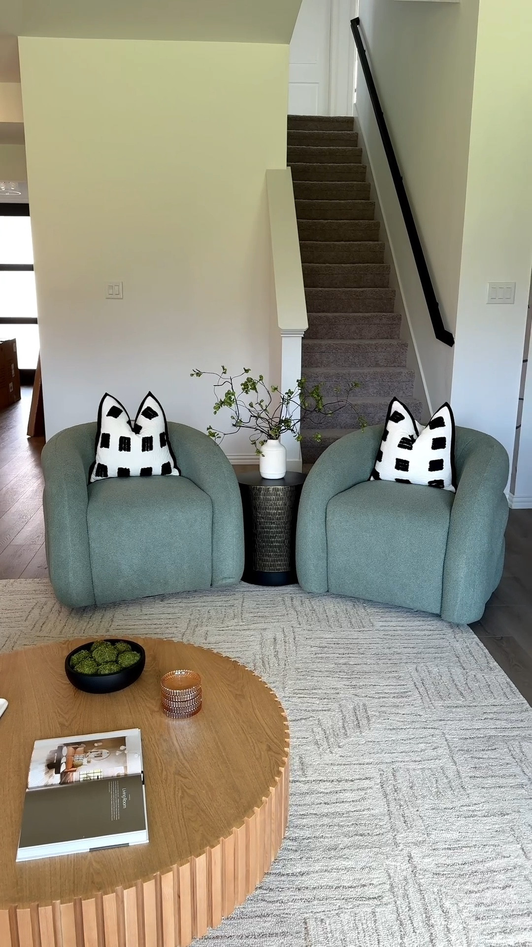 Accent chairs 

#LTKHome #LTKU #LTKStyleTip