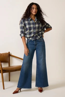 PISTOLA Women's Petite Vivian Wide Leg Jean, Size 26P, Blue | Evereve