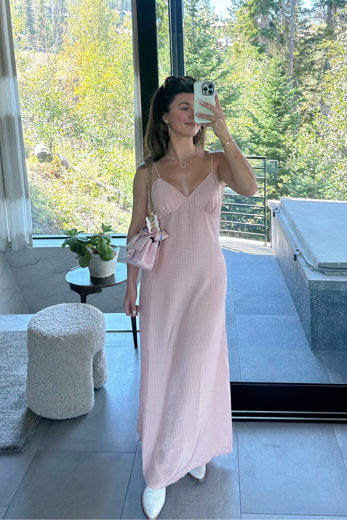 Bach trip day 2: shopping & cutesy lunch in the town💕🛍️🫶🏻✨🥂

Dress size small
Boots sized down half size 