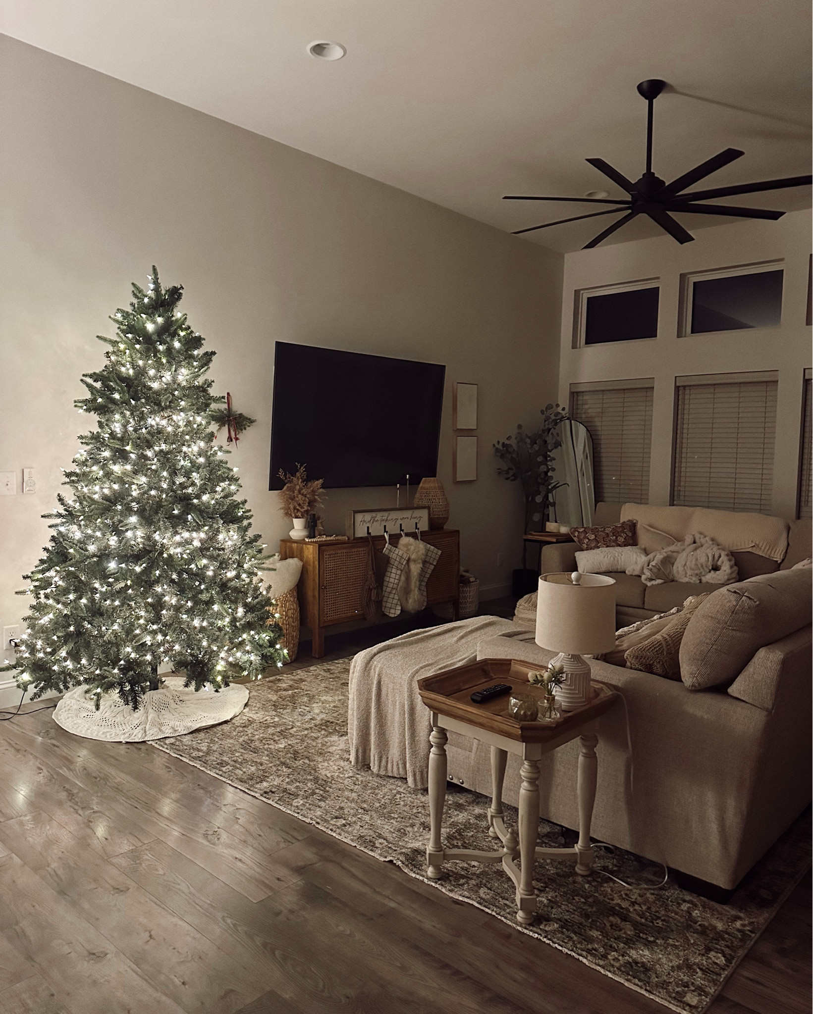 I just love this living room rug from Wayfair! Such a beautiful piece! 

#LTKStyleTip #LTKHoliday #LTKHome