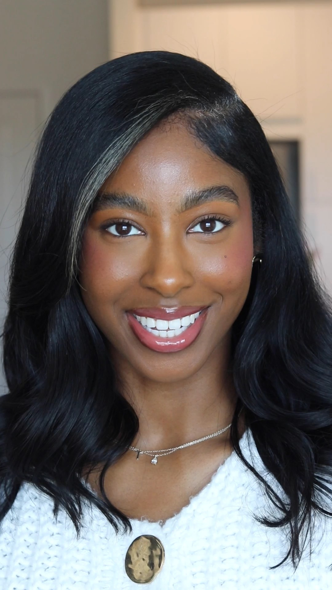 Spring Makeup Look #ad No makeup look is complete without a good primer as the base. The new vanishing photo finish primer from @smashboxcosmetics is the perfect base for the warm days ahead. I love that it doesn’t leave a white caste and gives me a mattified finish so my makeup lasts all day. #sbxambassador #Smashbox #SmashboxPrimer



#LTKFindsUnder100 #LTKBeauty