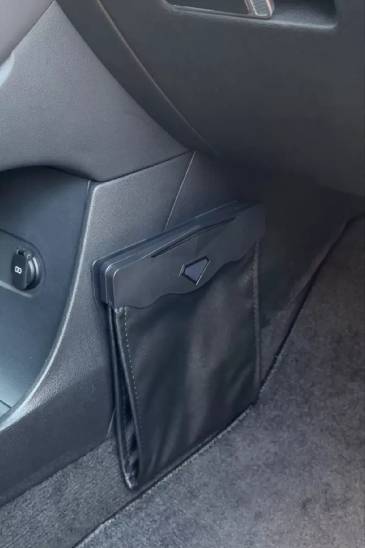  yicheyiyou Purse Holder for Cars Between Seats