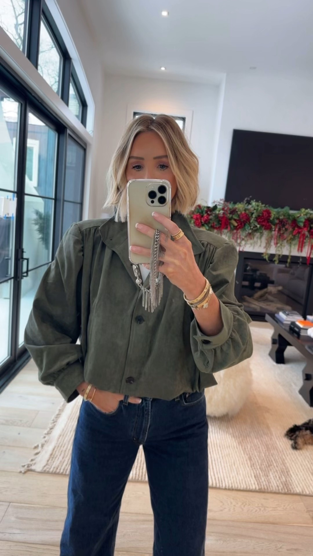 This jacket is absolute perfection 😍😍😍 wearing a medium 