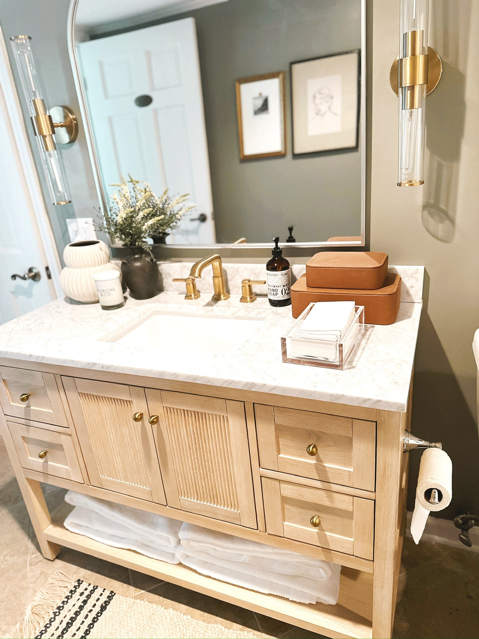 Bathroom vanity, bathroom decor, bathroom inspo, powder bath

#LTKSaleAlert #LTKStyleTip #LTKHome