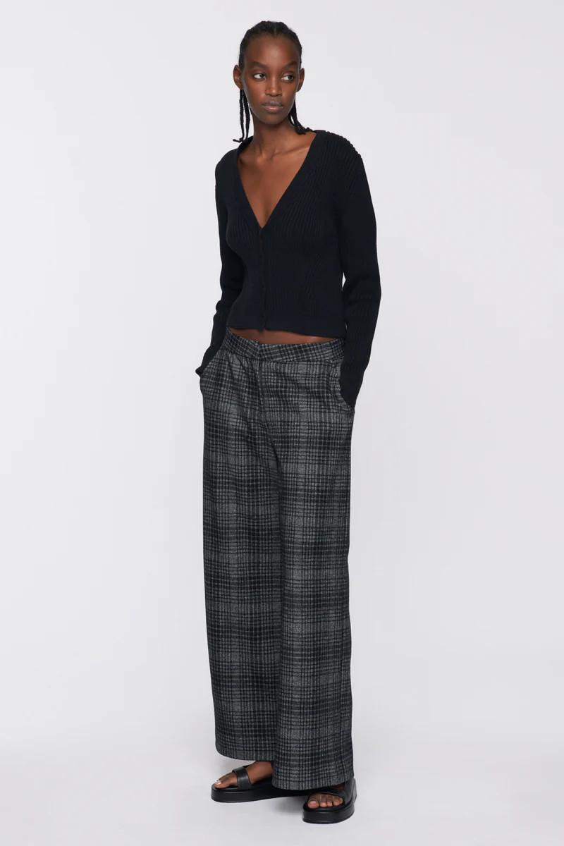 Shrunken Cardigan in Black | Kotn