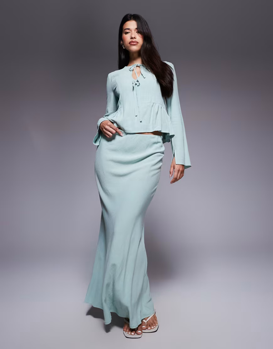 Daska linen skirt co-ord in sage-Navy | ASOS (Global)