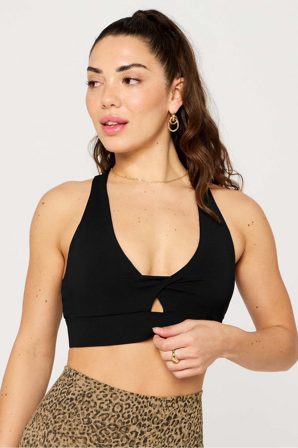 Oasis Twist Sports Bra | Fabletics - North America