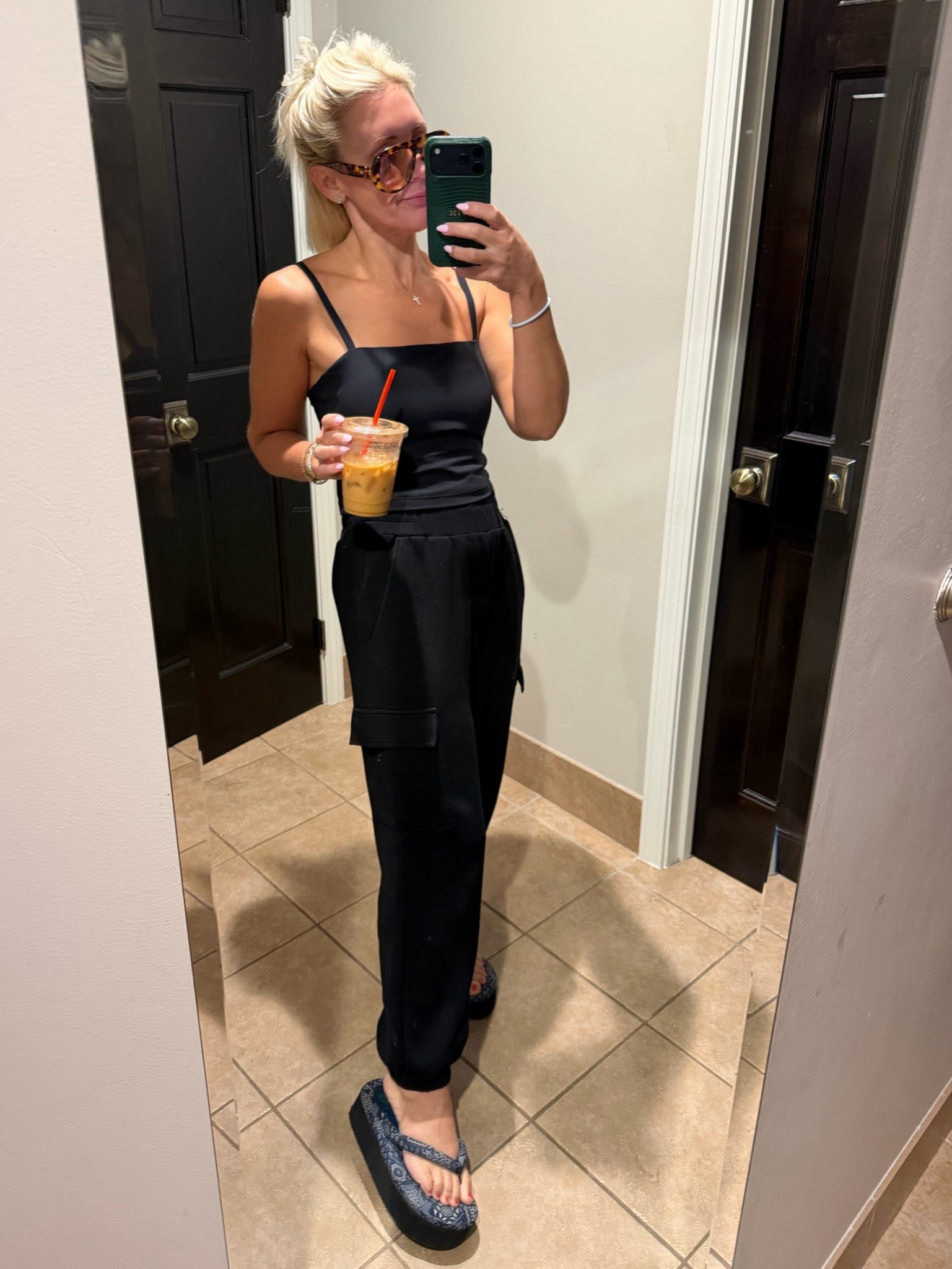 Mom uniform — Varley cargo pants 25”, tank,oversized sunnies & platform sandals (always) 😎

#LTKmorningroutine #LTKmomlife #LTKPetite