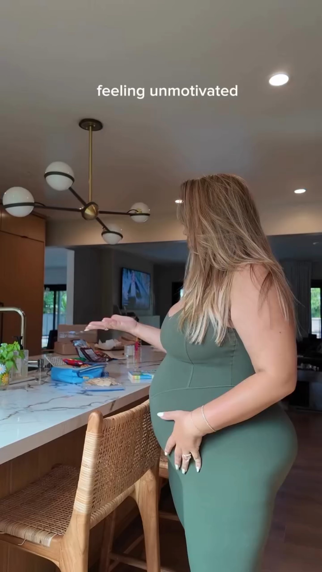 Hey unmotivated squad! 🤣 Reset mode activated! Let’s get that spark back! 🧹🧺