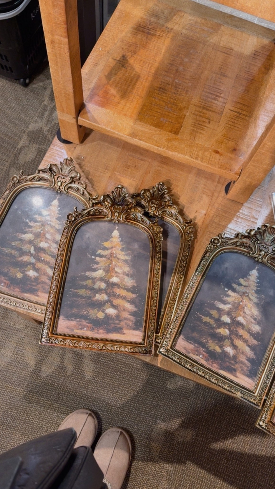 Prettiest vintage inspired arched holiday art

Kirkland finds
Holiday decor
Viral decor

#LTKHoliday #LTKHome