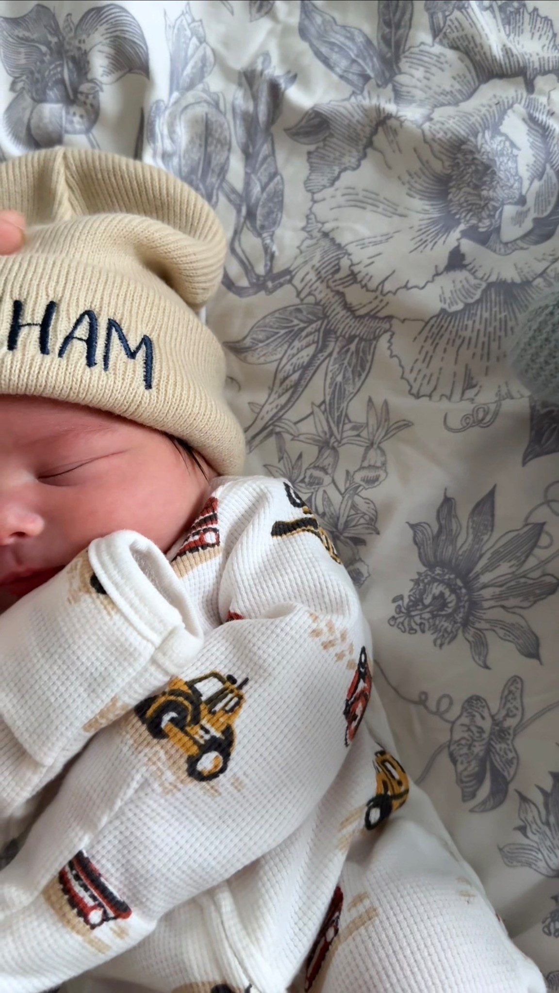 Baby morning snuggles ☀️✨

#LTKSaleAlert #LTKHome #LTKBaby