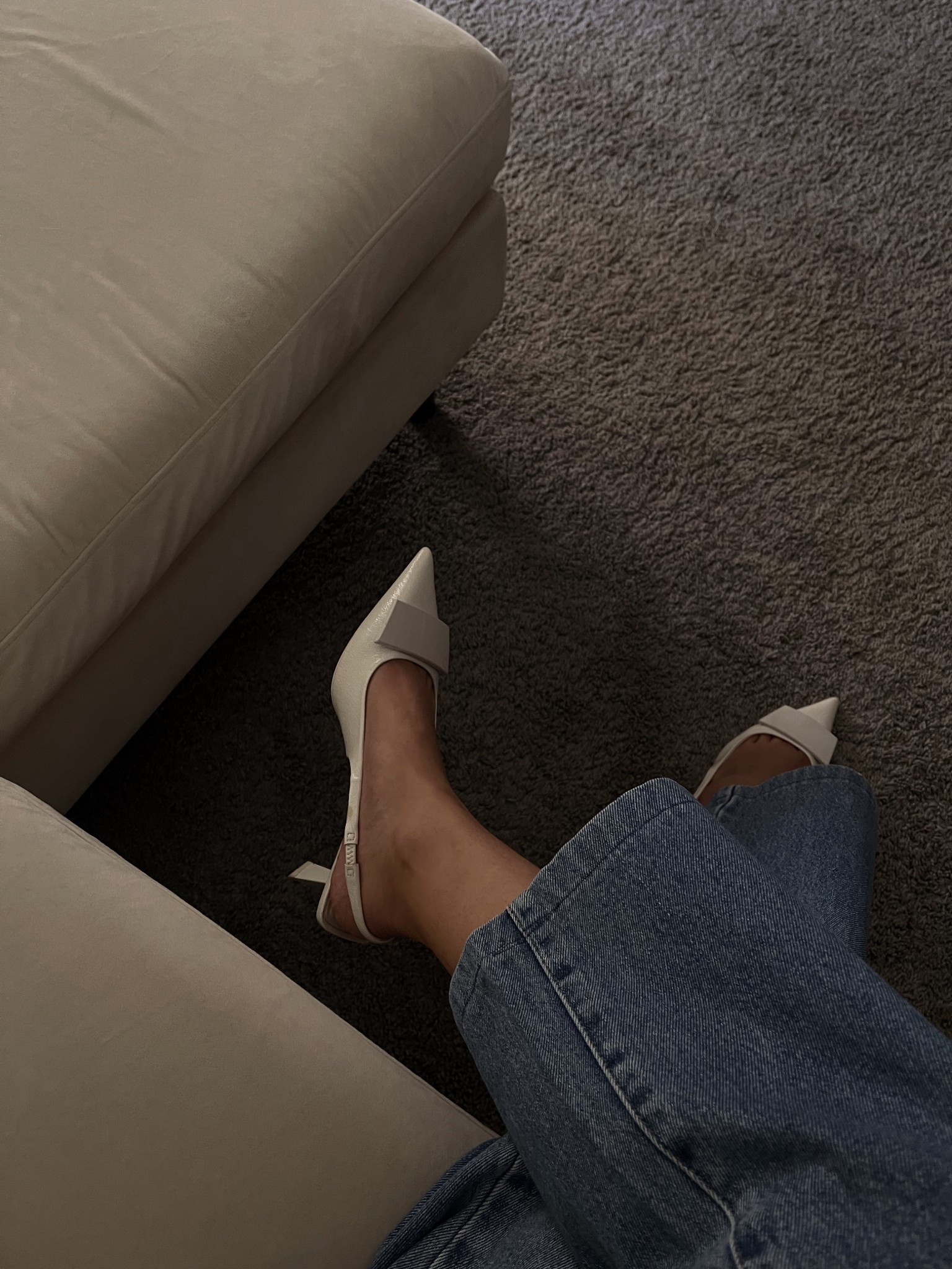 There’s nothing like a pointed toe kitten heel 🤍 

It’s the perfect balance between elegance and comfort— it instantly elongates the leg while still being easy enough to wear all day. It’s polished, timeless, and forever a staple in my closet.

#LTKgrwm #LTKootd #LTKSeasonal