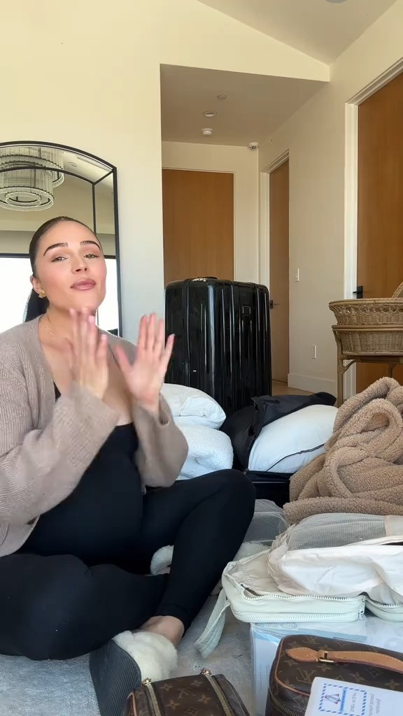 Everything I’m bringing to the hospital. So ready to meet baby! 🤍

#LTKFindsUnder100 #LTKBump #LTKBaby