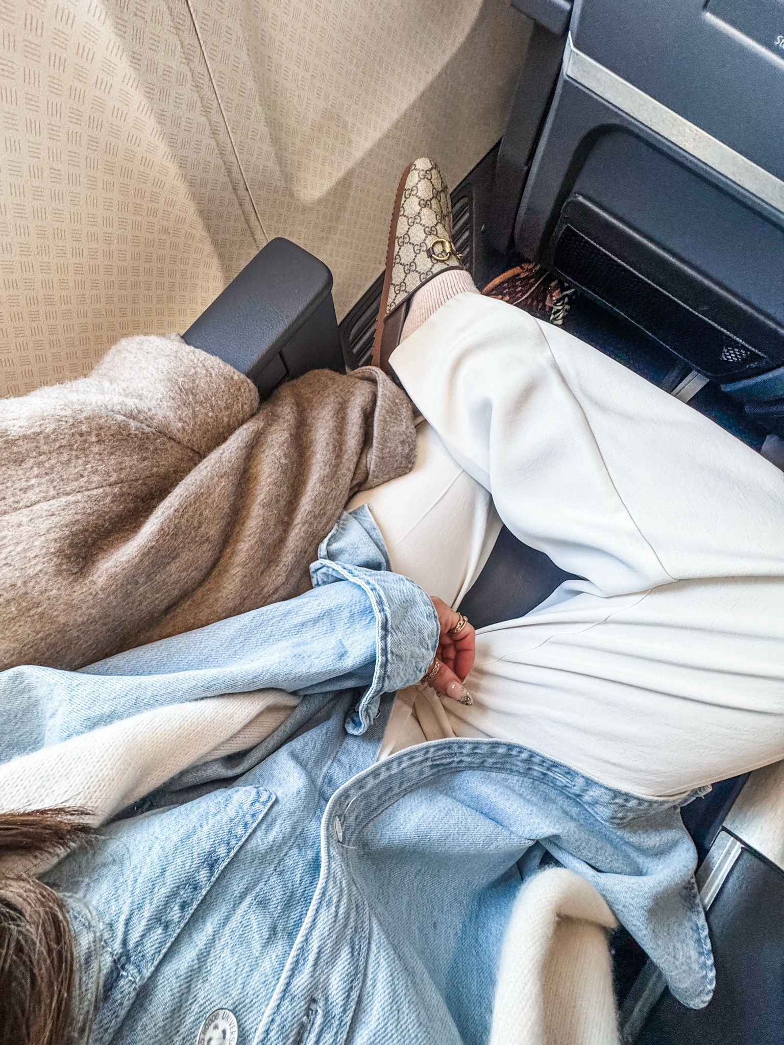 Airport outfit, travel outfit, elevated casual outfit! Go up half size in clogs 

#LTKFindsUnder50 #LTKStyleTip #LTKFindsUnder100