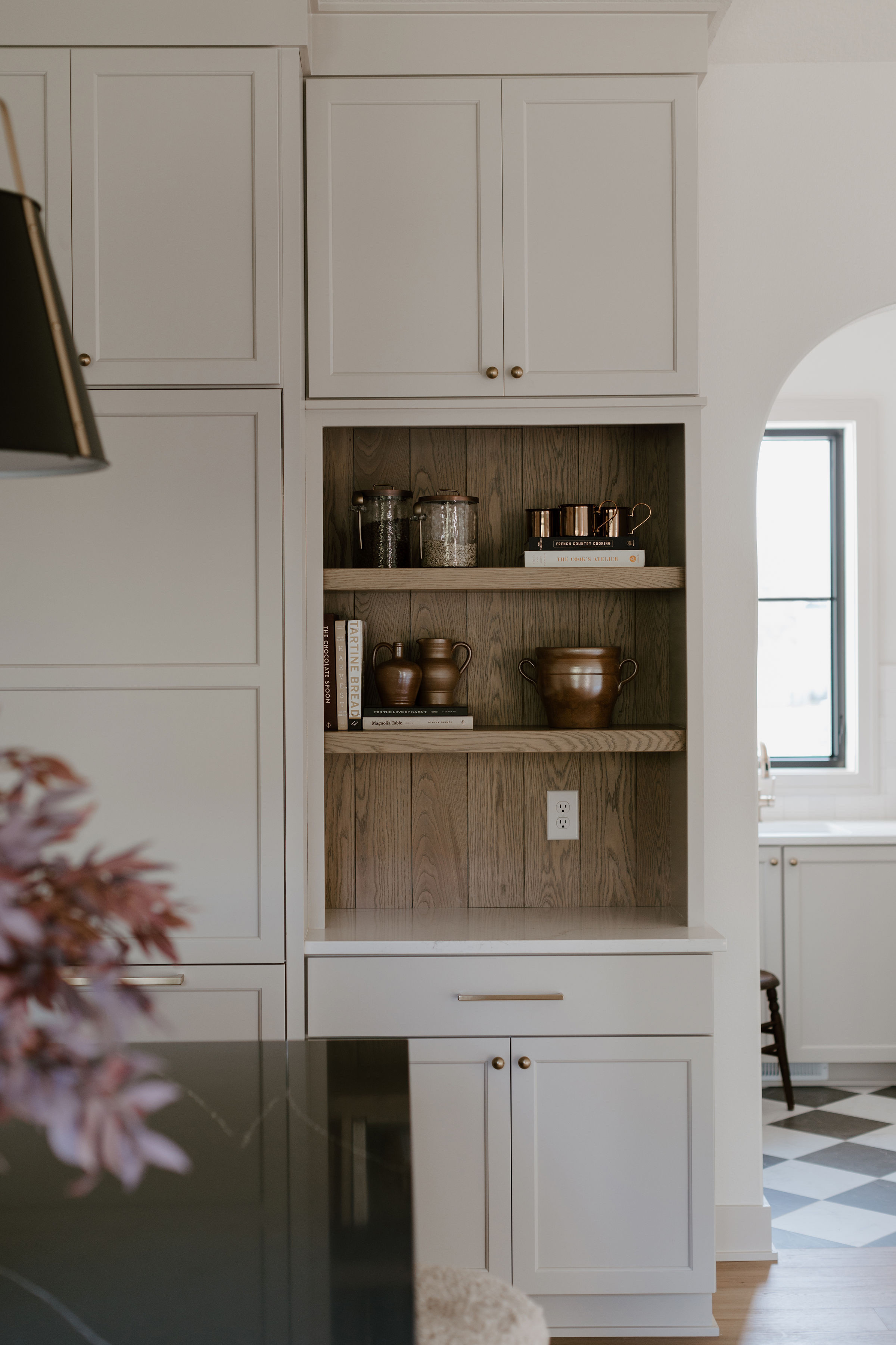 Prettiest shelfie 

#LTKGiftGuide #LTKCyberWeek #LTKSaleAlert