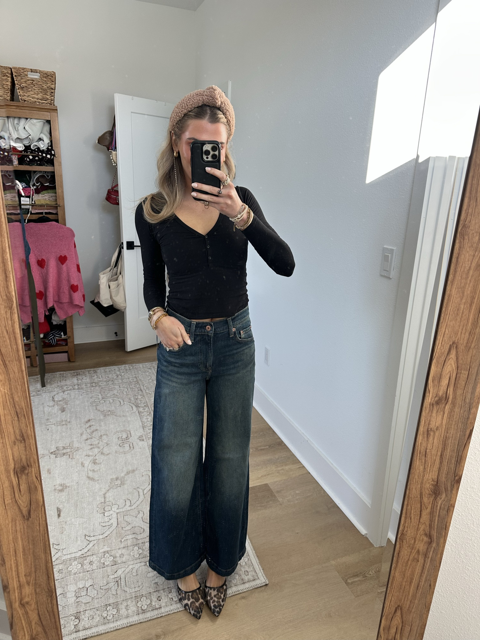 Gap high rise denim jeans size 24 or 00. A fitted waist on top of our signature wide leg.

Fit: Fitted in the waist & hips with a full-length, relaxed wide leg. This jean has a loose fit – size down for a slimmer fit.
Fabric: 99% Regenerative Cotton, 1% Stretch. ​
Stretch: Low Stretch Jeans. Our most comfortable authentic denim. Holds you in at the hips & waist but feels easy everywhere else.
Rise: High Rise Jeans.
Look: A semi-fitted five-pocket jean in a vintage dark tint.
Details: Zip fly & five-pocket styling.
Responsibly Made: This pair of jeans is part of our water-saving Washwell program. Compared with conventional wash methods, Washwell uses at least 20% less water.
More Sustainable Cotton: Made with 99% regenerative cotton which is grown using holistic agricultural practices that improve soil health, climate resilience, water retention, and local biodiversity.

#LTKootd #LTKdayinmylife #LTKSeasonal