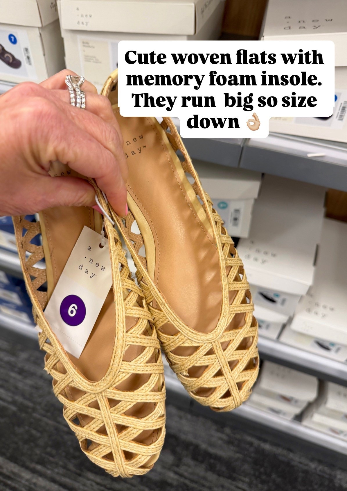 I’m between a 7.5 and an 8 and the 7.5 fit better 

#LTKOver40