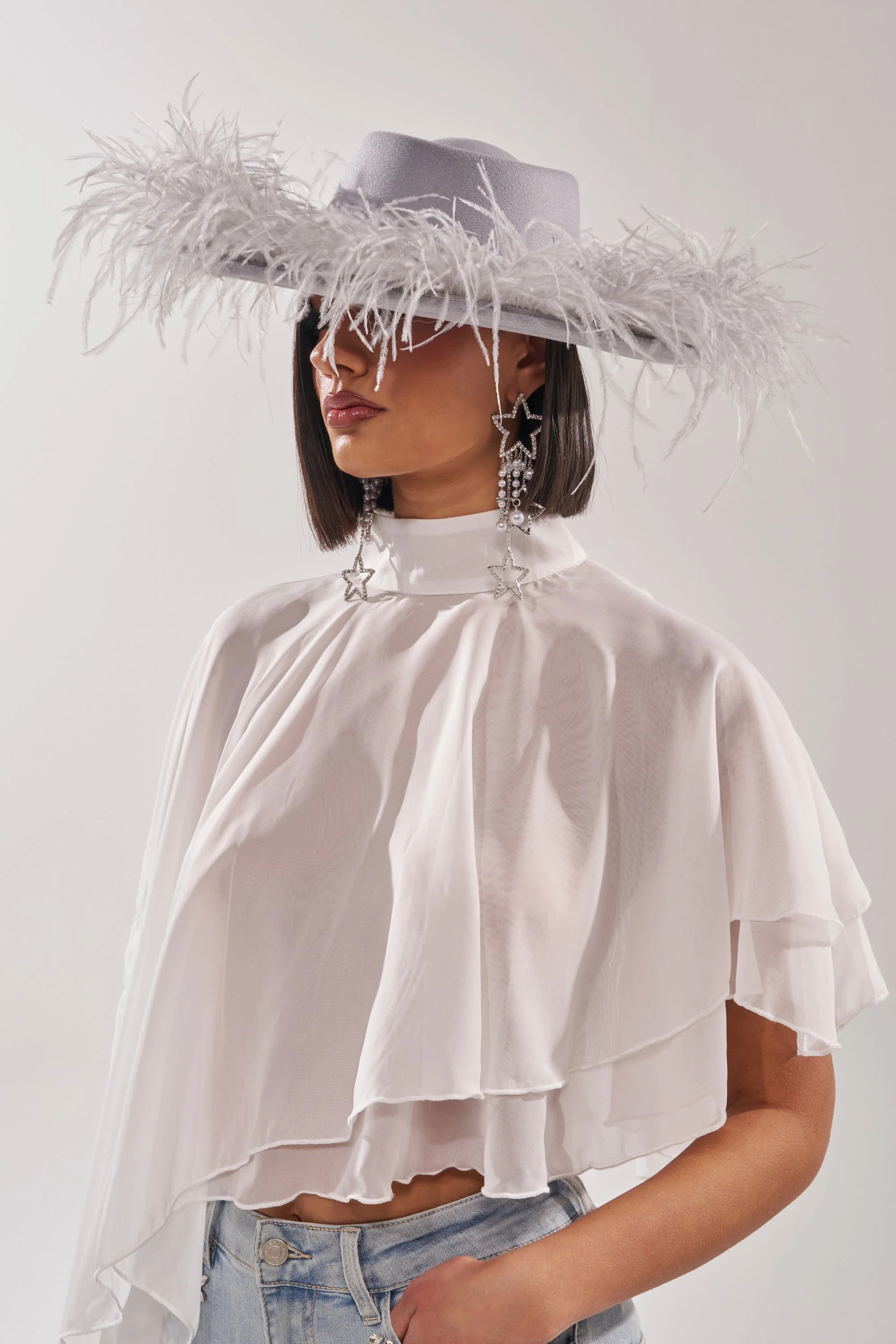 FEEL IT FEATHER BRIM HAT | AKIRA