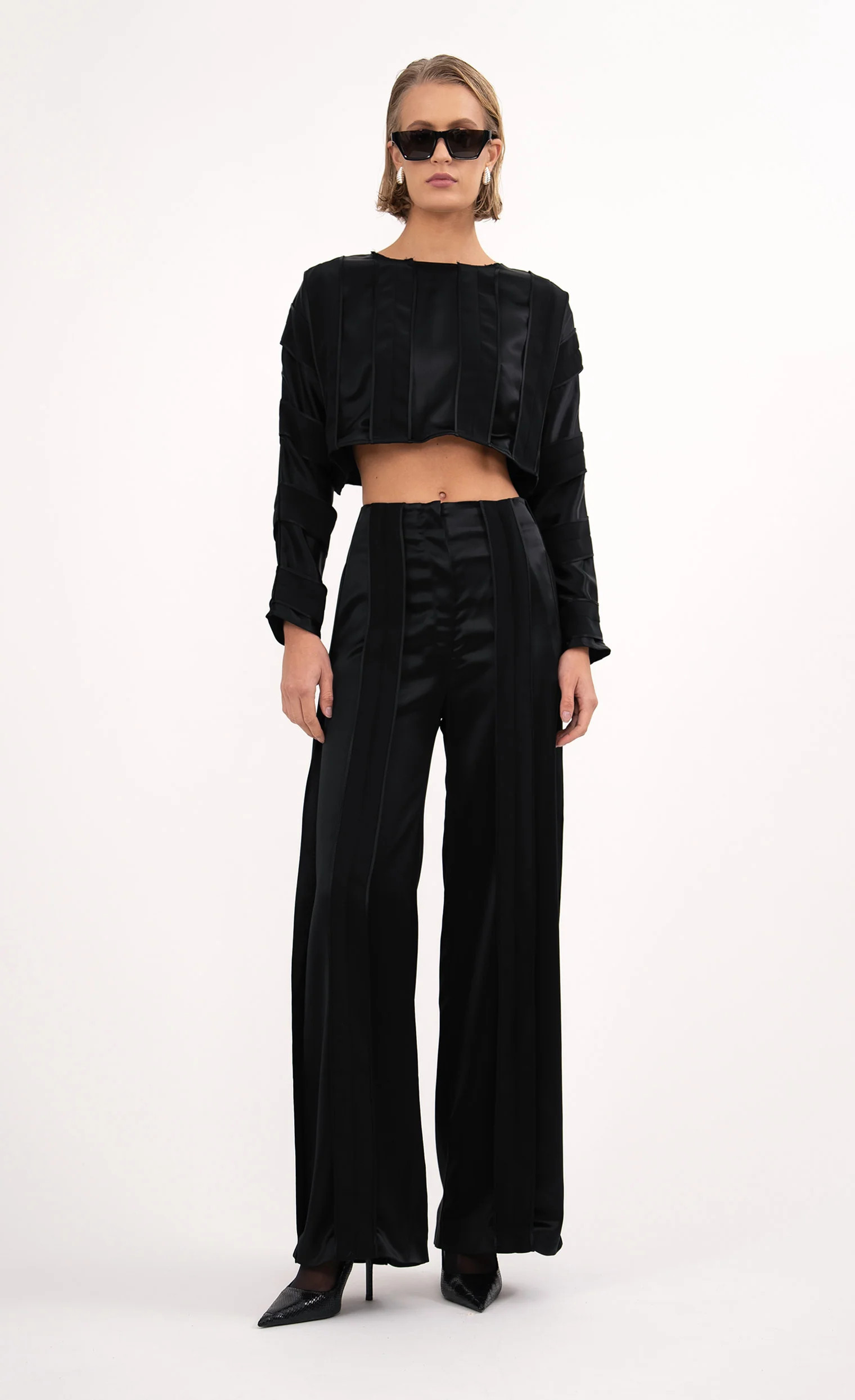 Finley Top S / Black / 24FAT07 | Nonchalant Label