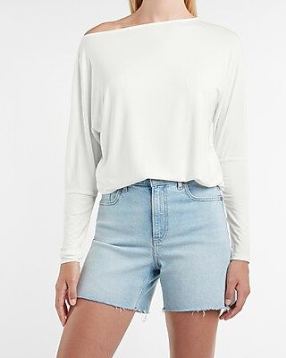 Relaxed Off The Shoulder London Tee | Express