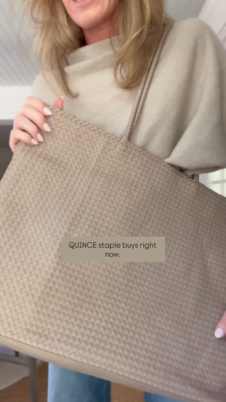 I love @Quince bags and with more travel on my schedule this was a no brainer to add to the rotation! #quincepartner