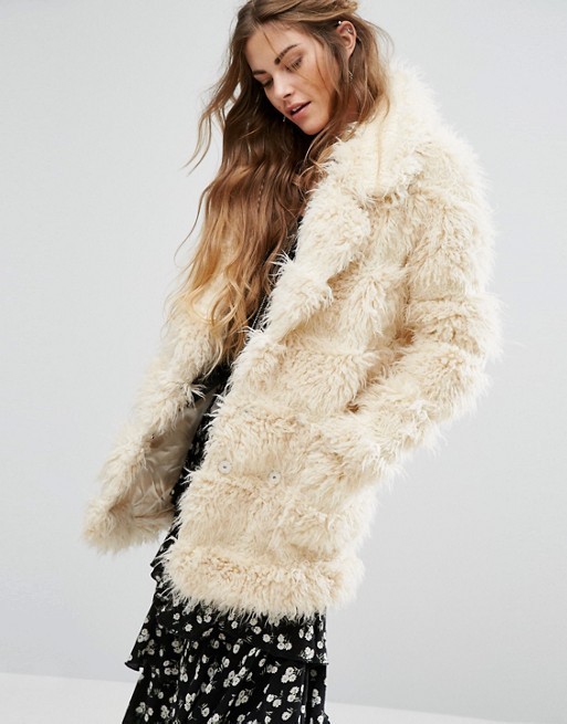 Glamorous – Mantel aus zotteligem Kunstpelz | Asos DE