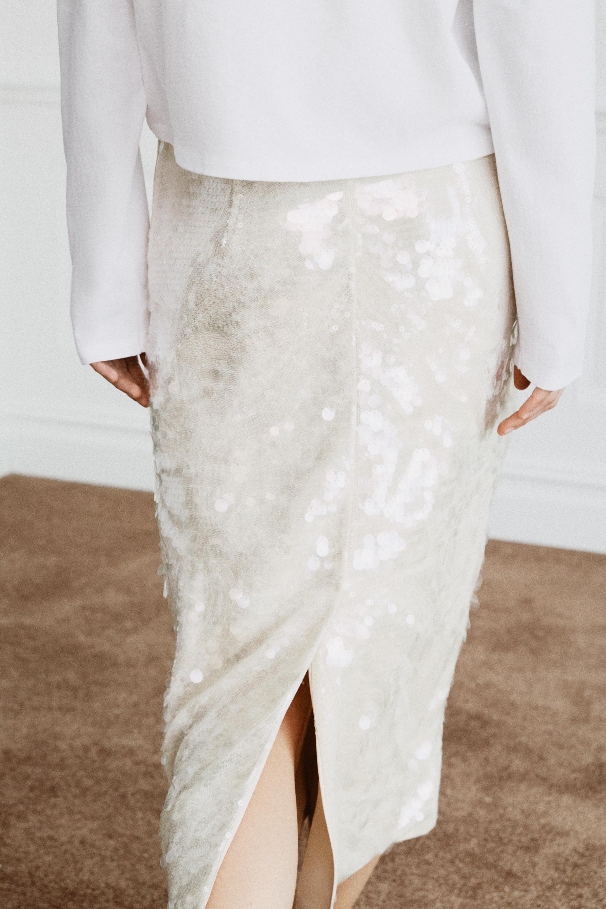 ZARA WOMAN COLLECTIONMid-waist midi skirt with sequin appliqué details. Straight hem. Invisible ... | Zara UK