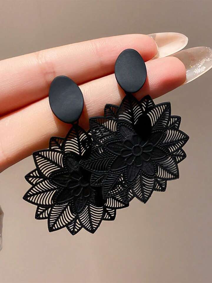 1pair Multicolored Floral & Leaf Shaped Hollow Out Circle Stud Earrings | SHEIN