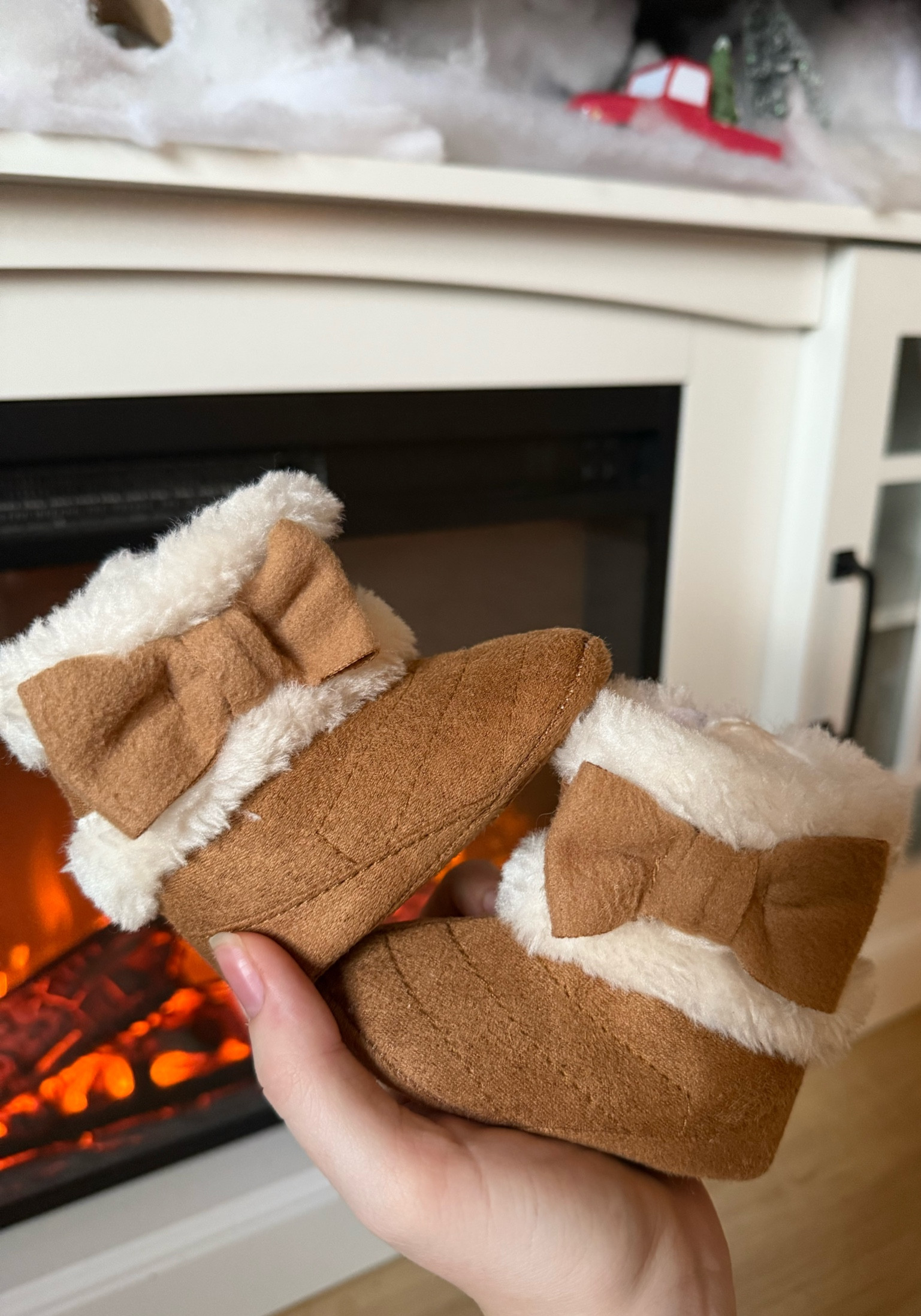 I just got the CUTEST baby boots for winter for Haven! They are so cozy and look so cute with her outfits!! 🥰 They are really affordable at only $13.99 and they have other colors and styles!!

#LTKBaby #LTKShoeCrush #LTKKids