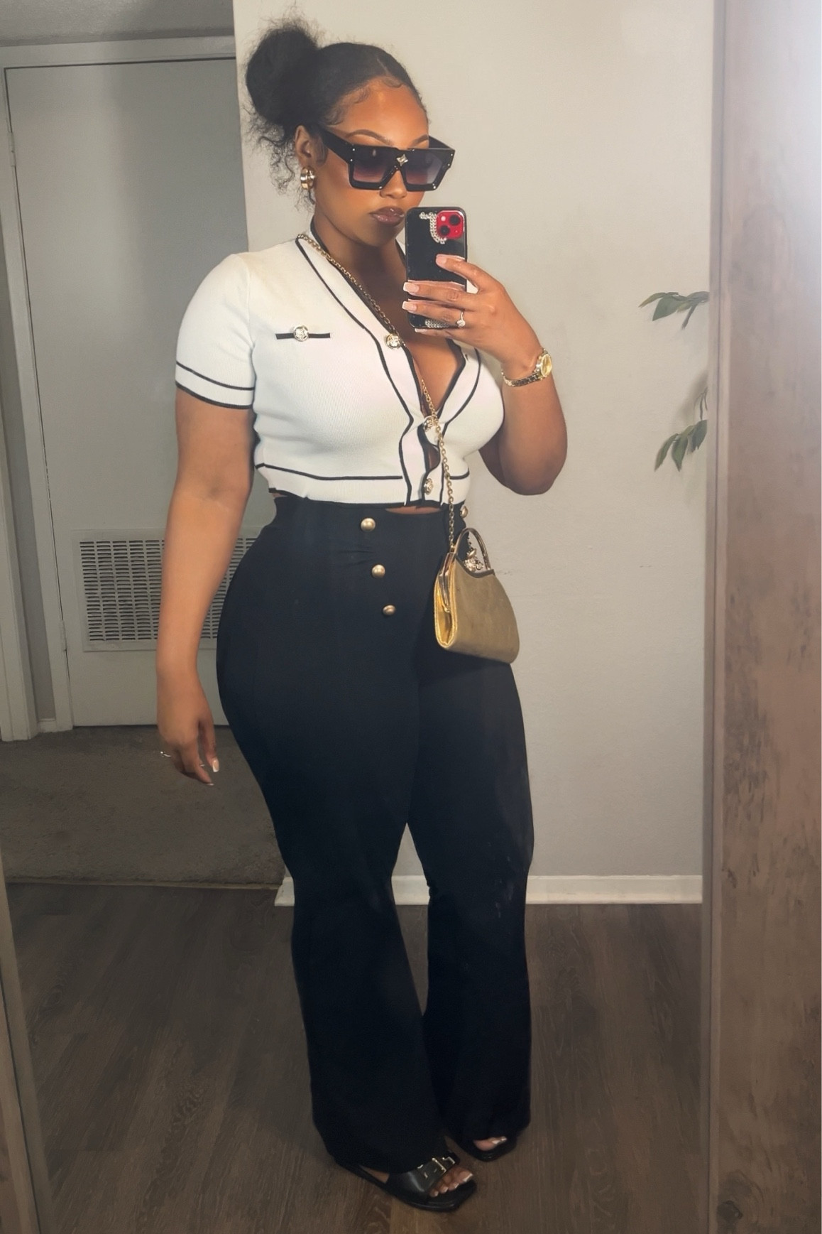 Modest white and black outfit 

#LTKSummerSales #LTKStyleTip