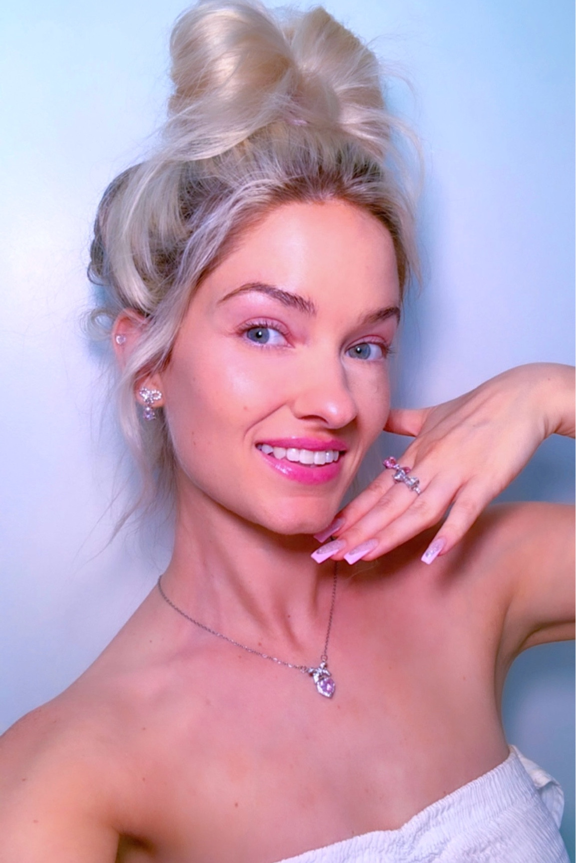 Ph changing pink plump lip

#LTKbeauty #LTKfindsunder50 #LTKstyletip