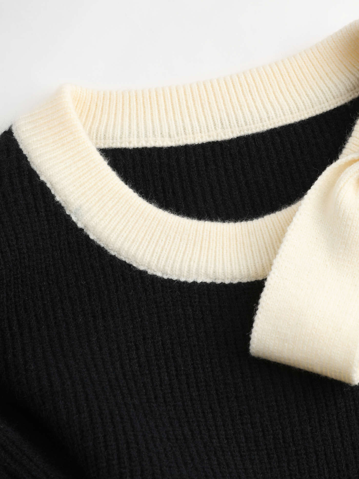 Knit Round Neckline Contrasting Binding Bowknot Long Sleeve Top | Cider
