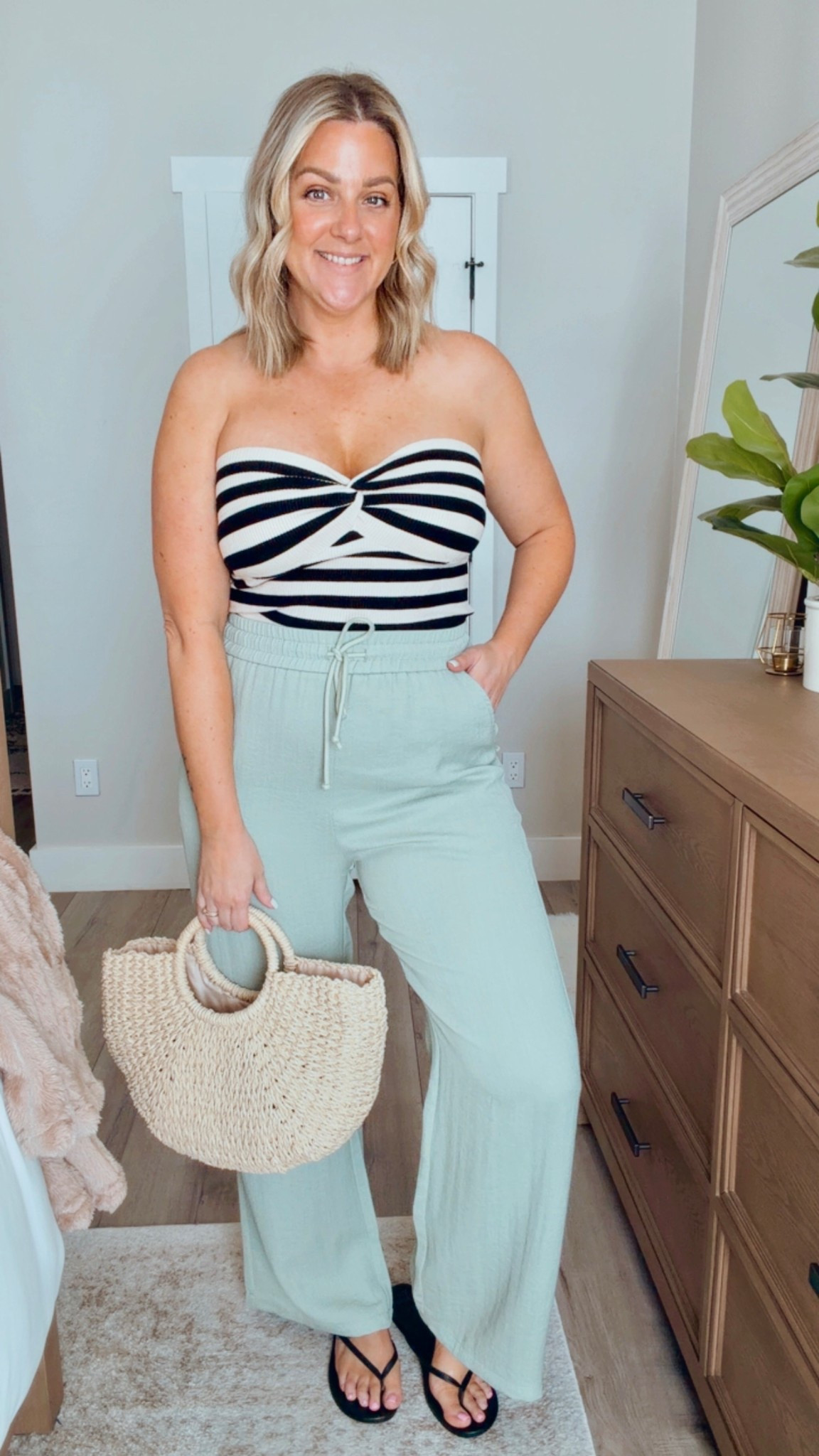 These Halara linen-feel pants are breezy, flattering, and actually long enough for my 5’8 frame 🙌 Wearing size Large. Perfect for errands, vacation, work or weekend outfits.

✨ Code b2026 → 15% OFF full priced items
⚡️ Code Better → Spend $120 (10% off) | $150 (12% off) through 3/31

#LTKmomlife #LTKMidsize #LTKOver40