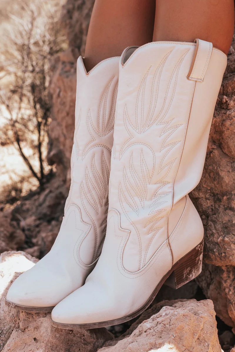 Out West Stone Boot | Apricot Lane Boutique