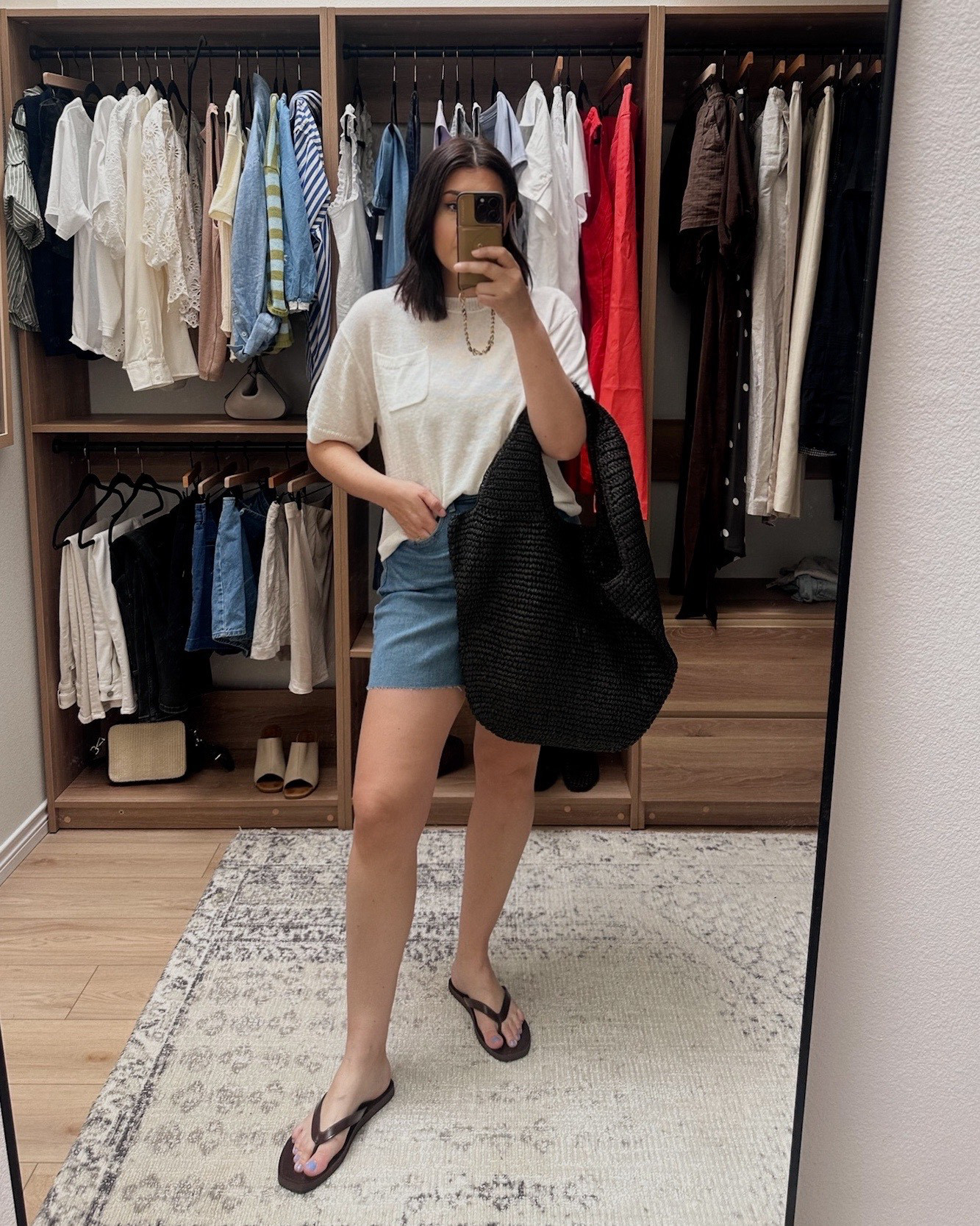 Just tried this pair of @spanx denim shorts and I really like them! I'm in the large and there is lots of wiggle room. The length is perfect too. High rise with mid compression. True to size fit.  

 