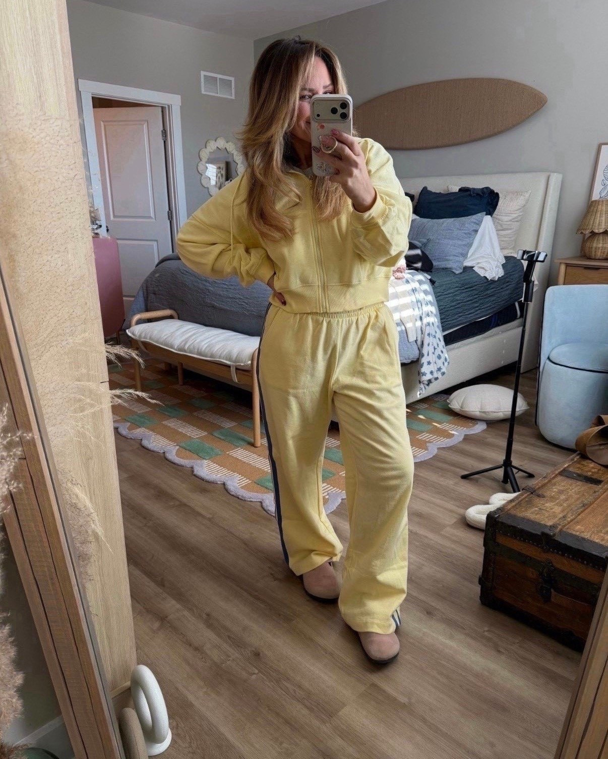 Sunshine, but make it comfy ☀️💛

This Old Navy set is the definition of “looks put together, feels like pajamas.” The zip hoodie is the perfect cropped length (not too short 🙌) and the wide leg pants are flowy, flattering, and insanely soft.

I love this for school drop off, travel days, or those cozy-but-cute Saturdays when you still want to look styled. Throw on a neutral sneaker or slipper and you’re done.