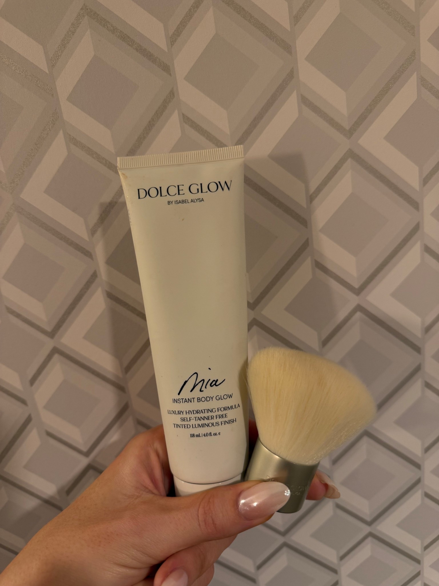 The best duo in my makeup bag for body glowwww✨✨ 10% off at dolce glow - code: SUNLESSRITUAL 

#LTKBeauty #LTKValentine #LTKdayinmylife