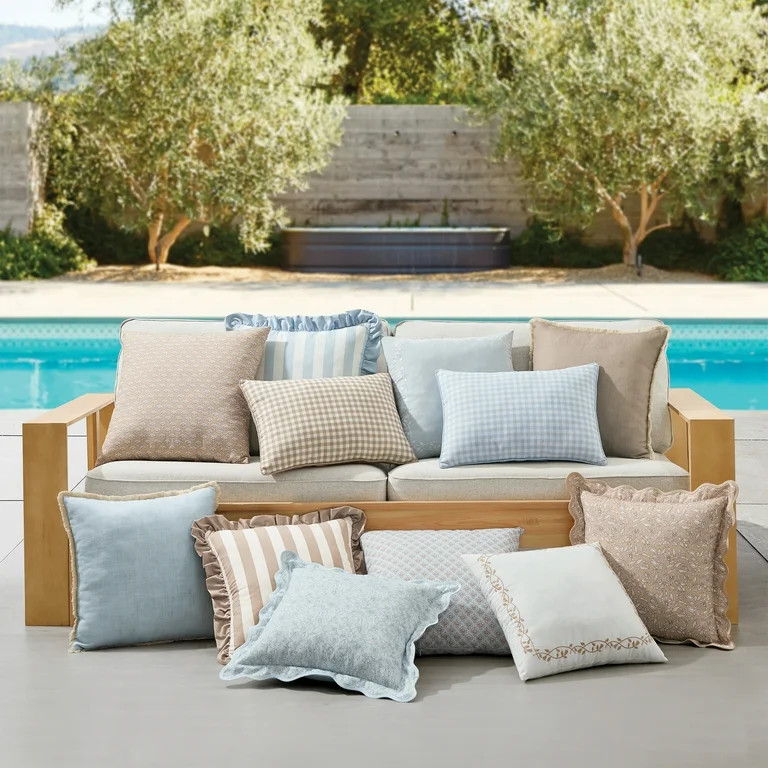 My Texas House Tan Floral Scallop 18" x 18" Outdoor Pillow | Walmart (US)