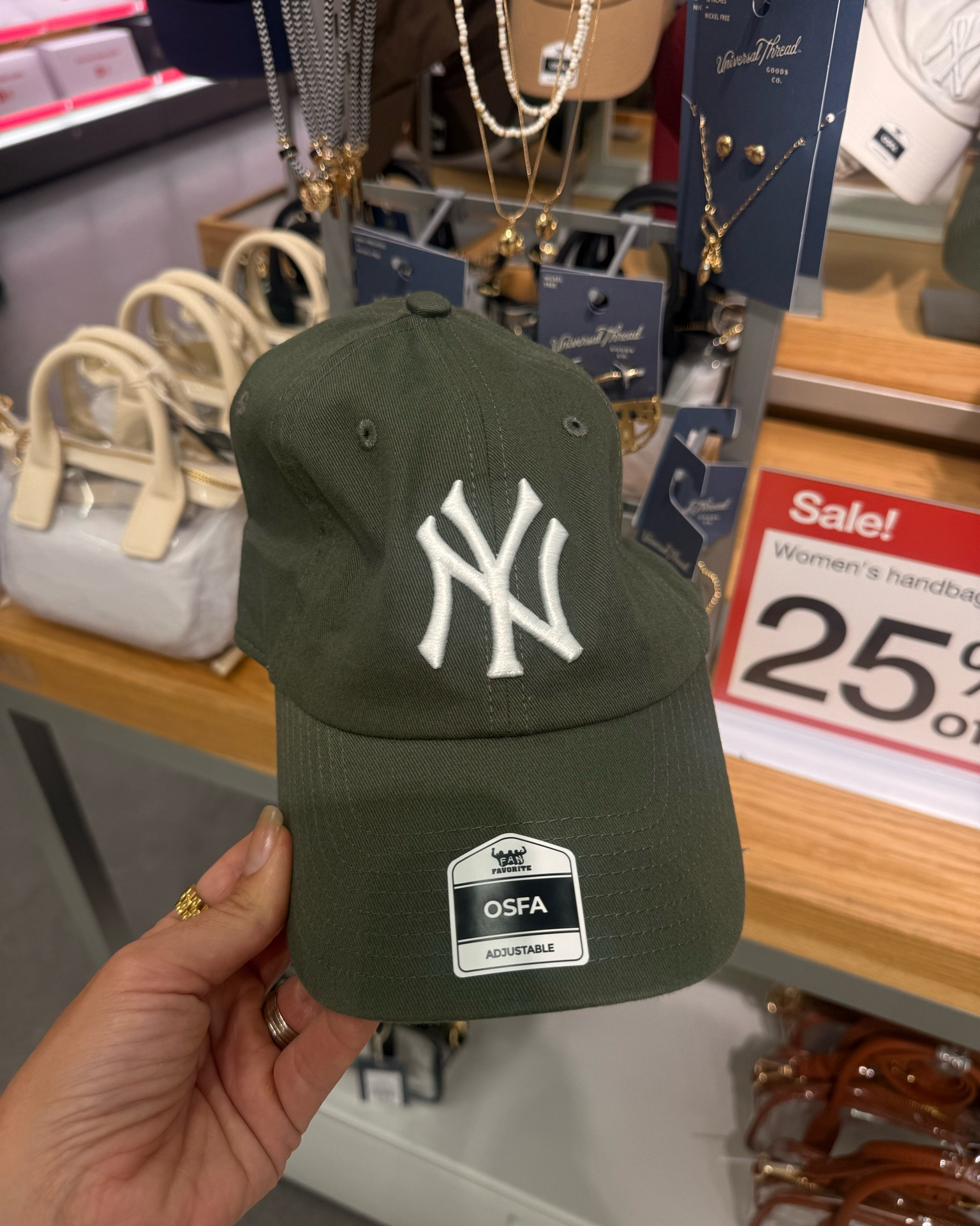 New Dad hats at @Target for fall
Yankee hat 
LA dodgers hat 
Accessories

#LTKActive #LTKTravel #LTKSeasonal
