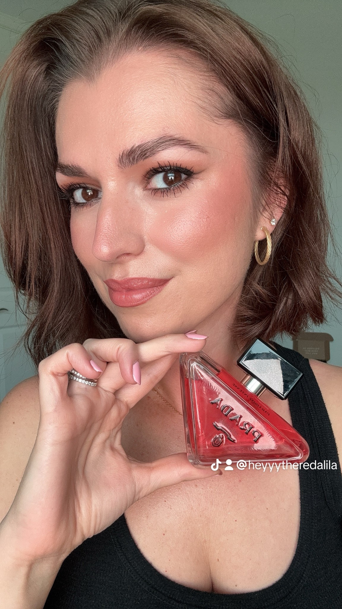 Prada Paradoxe intense, a long lasting warm floral fragrance #prada #pradabeauty #perfume #longlastingperfume 