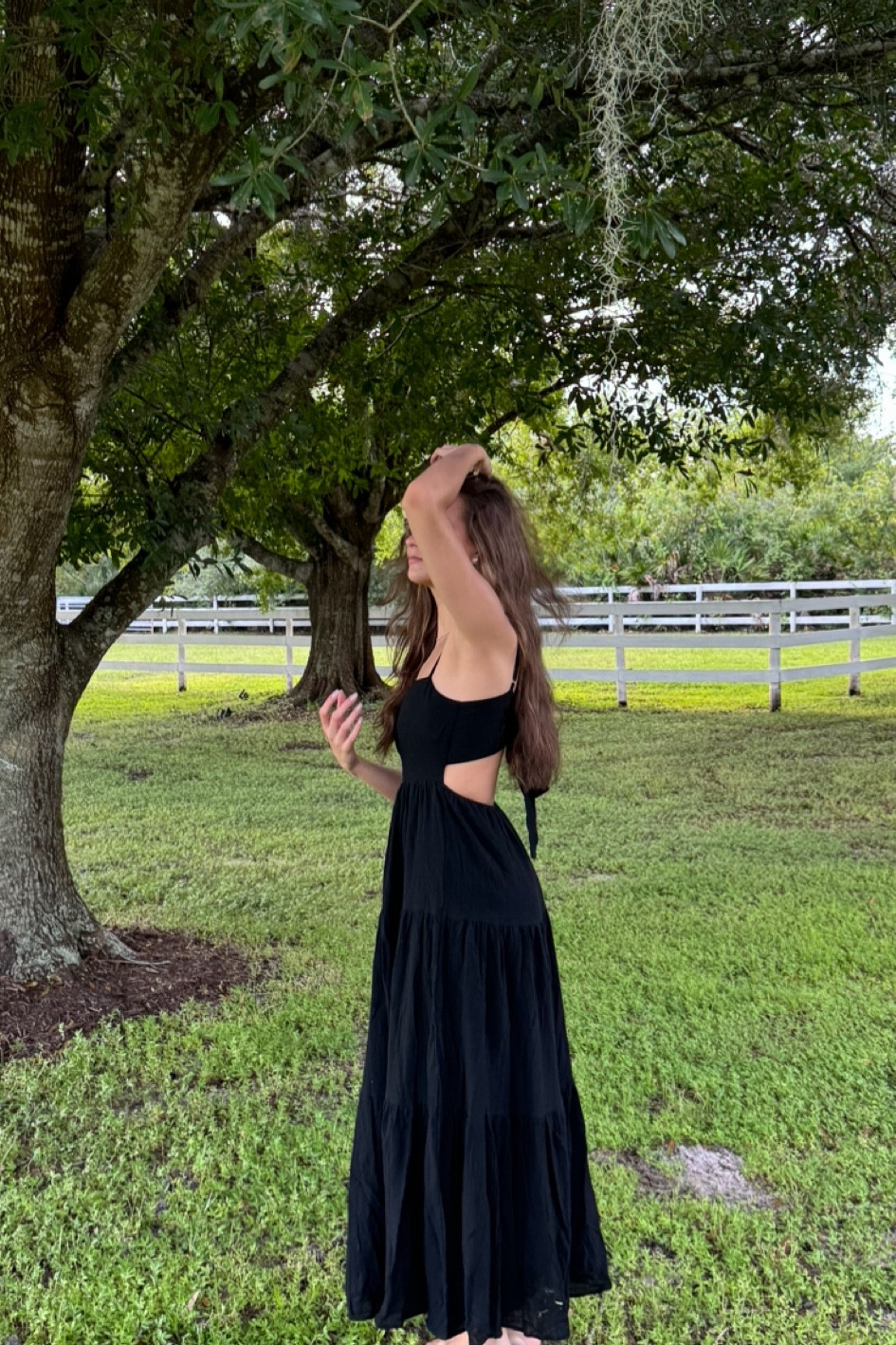 I love this dress! It’s so comfortable and classy. You can dress it up and down 🫶🏼