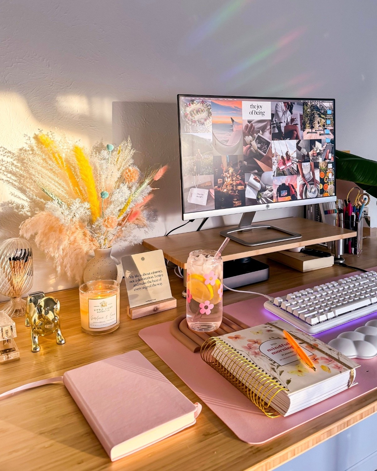 Cute desk accessories make the work days so much more fun! 💻✨

#LTKdayinmylife #LTKHome