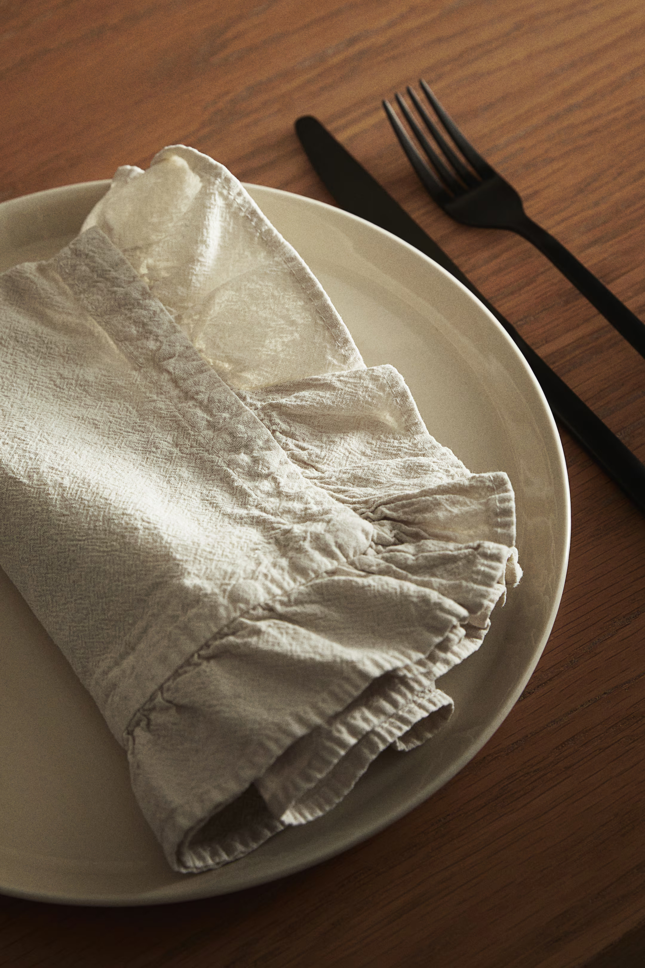 2-pack frill-trimmed napkins | H&M (UK, MY, IN, SG, PH, TW, HK)