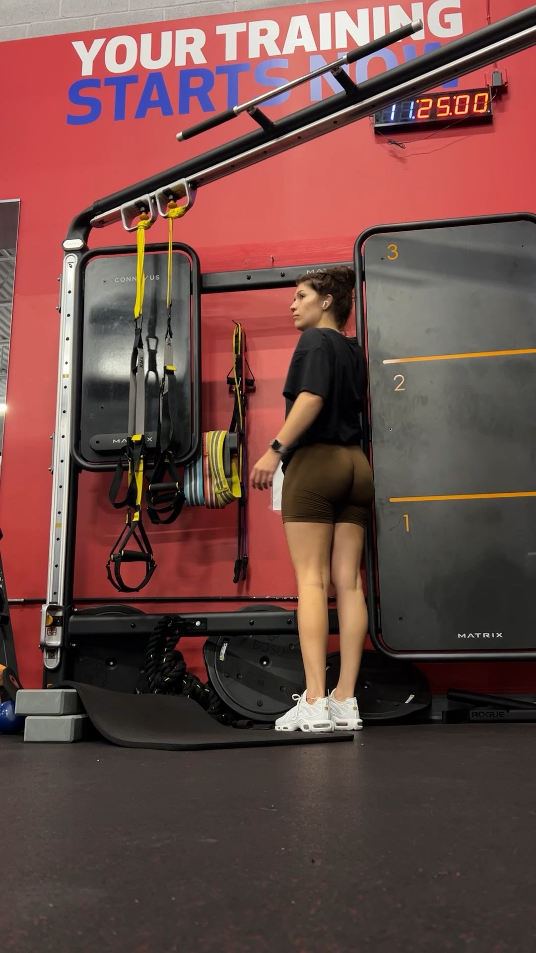 Neutral colored affordable gym outfit 💪🏼

affordable workout shorts, amazon shorts, plain black tee, Nike tn1, Nike tennis shoes, workout outfit inspo, white tennis shoes, brown leggings, curly hair messy bun

#LTKfindsunder50 #LTKfitness