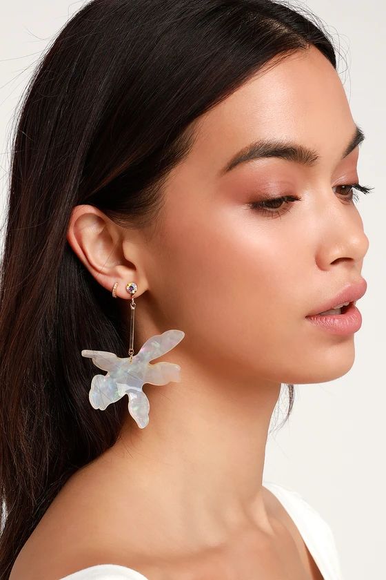 Felicia White Acrylic Flower Earrings | Lulus (US)