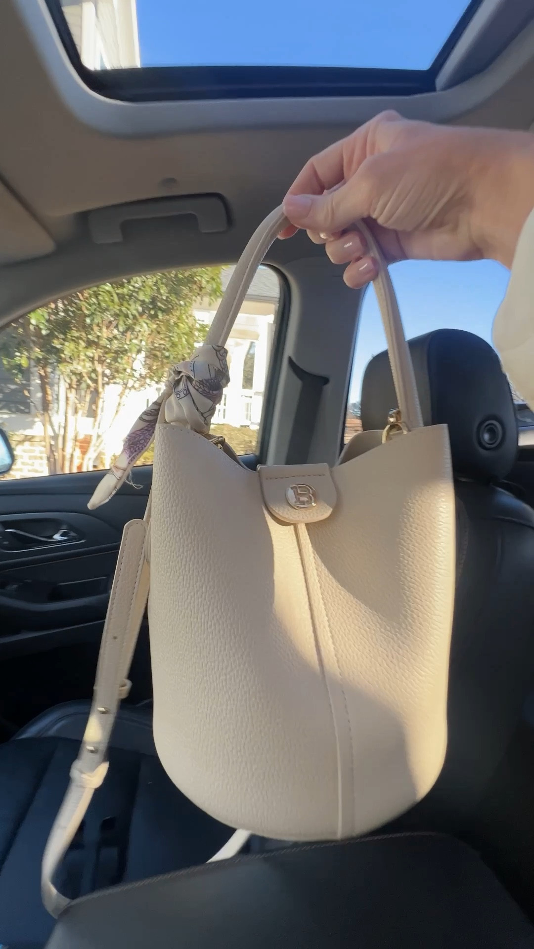 🚗 👜 You’re gonna want one of the purse hooks for your car. Genius!!!

#LTKTravel #LTKdayinmylife #LTKActive