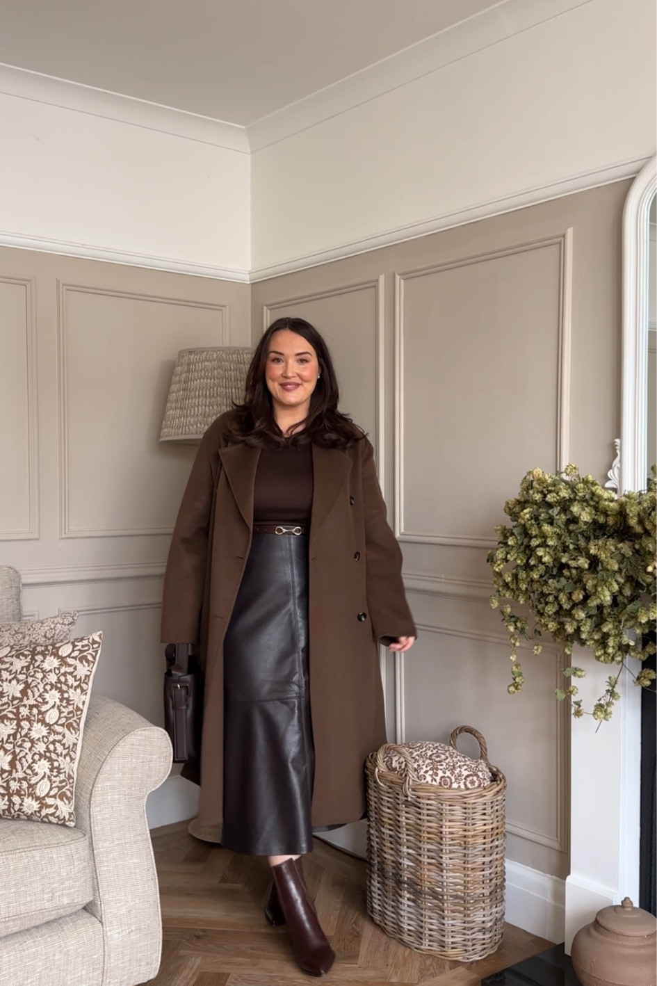 My chocolate obsession continues. I love to eat it and now I'm dressing as a Galaxy bar daily 💕 so this is my yummy chocolate outfit and if you love it too I've left the links below 💕

#LTKplussize #LTKuk #LTKwinter
